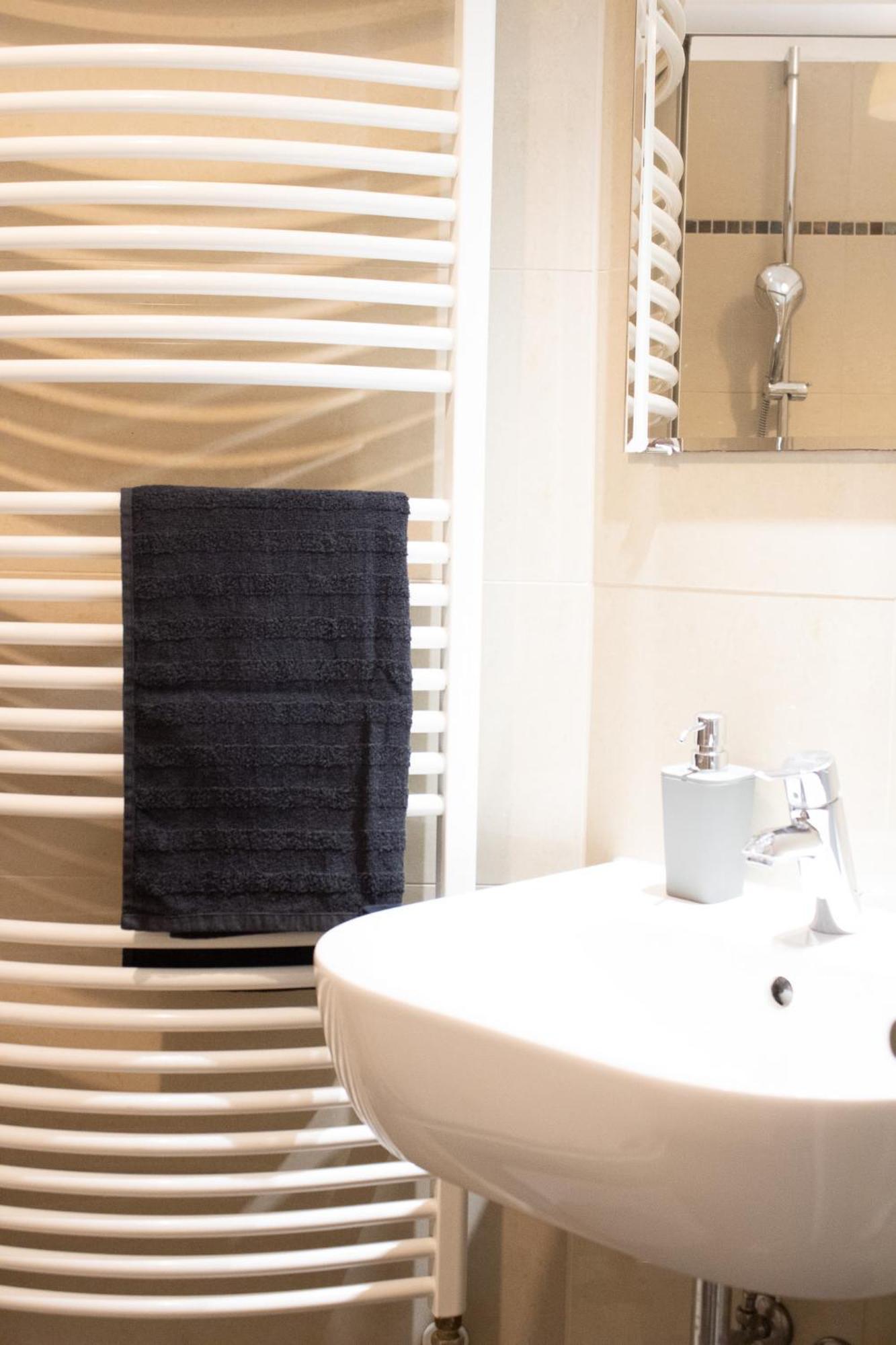 Apartment Wiesbaden Mitte, Zentral Am Park, Congresscenter 5 Min, Bahnhof 10Min Екстериор снимка